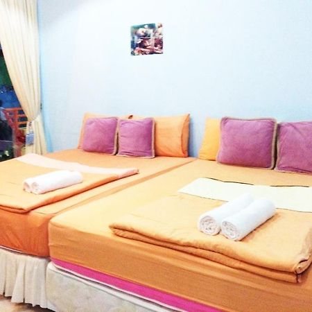 Hotel Baan Coconut At Koh Larn Esterno foto