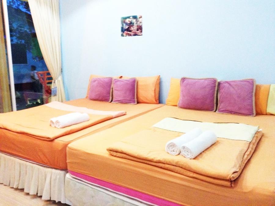 Hotel Baan Coconut At Koh Larn Esterno foto